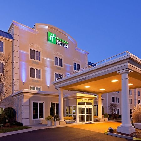 Holiday Inn Express Boston-Milford By Ihg מראה חיצוני תמונה