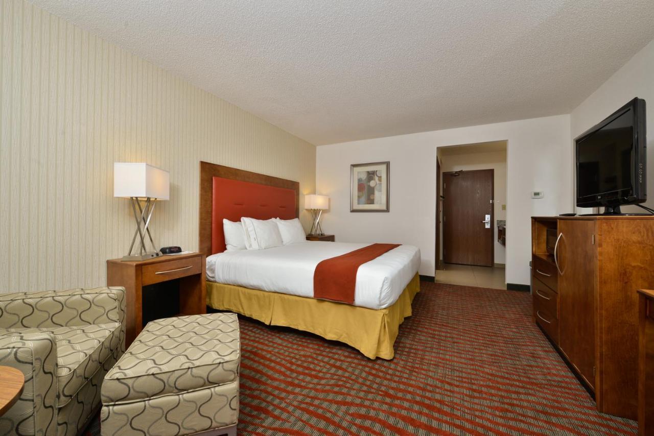 Holiday Inn Express Boston-Milford By Ihg מראה חיצוני תמונה