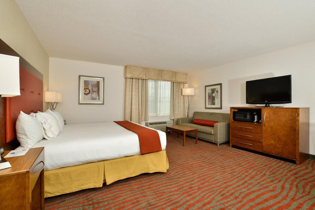Holiday Inn Express Boston-Milford By Ihg מראה חיצוני תמונה