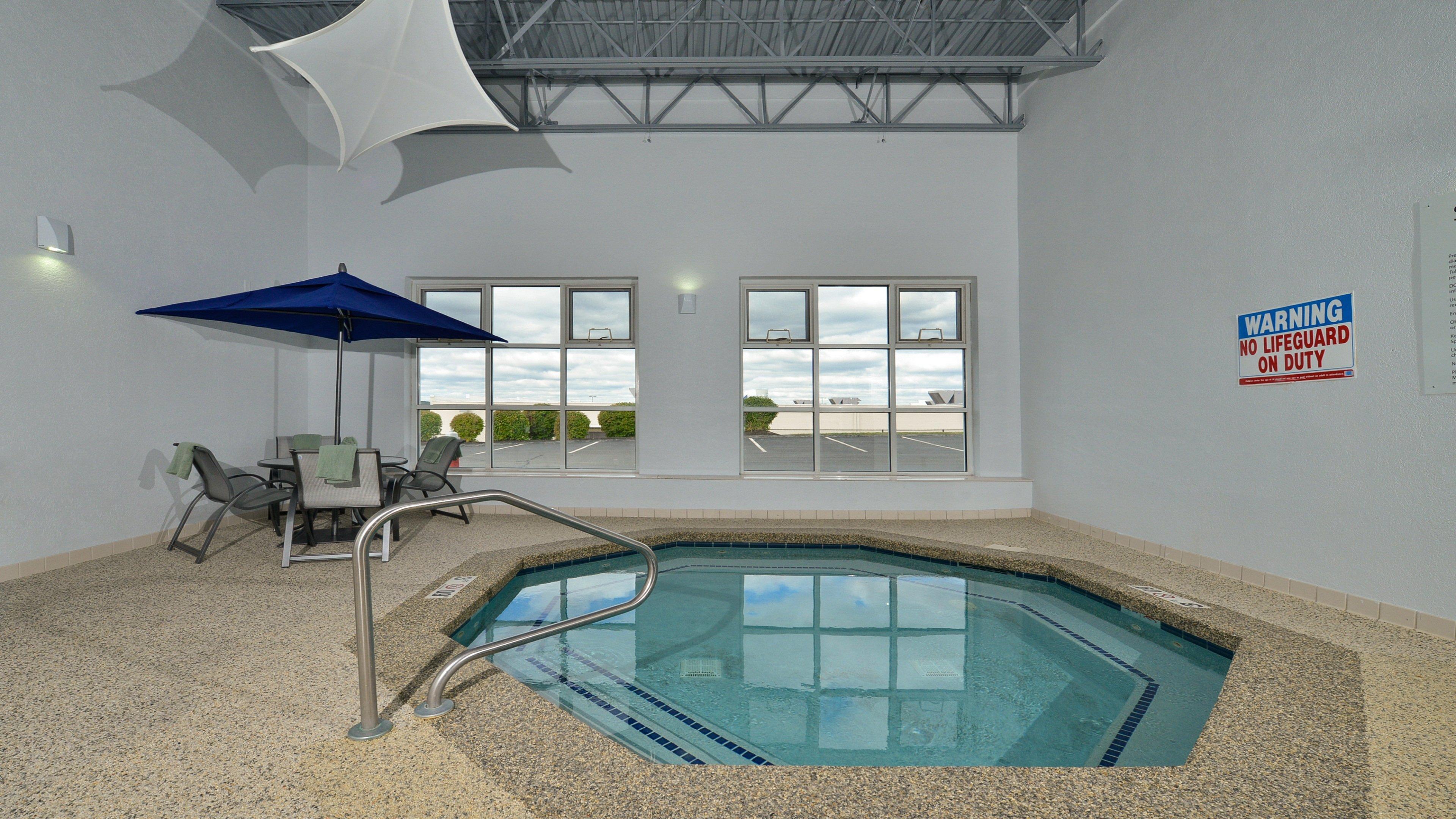 Holiday Inn Express Boston-Milford By Ihg מראה חיצוני תמונה